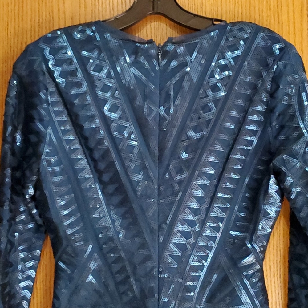 ⭐BRAND NEW: BCBGMAXAZRIA Morris Bodycon Dress⭐ - Picture 6 of 8